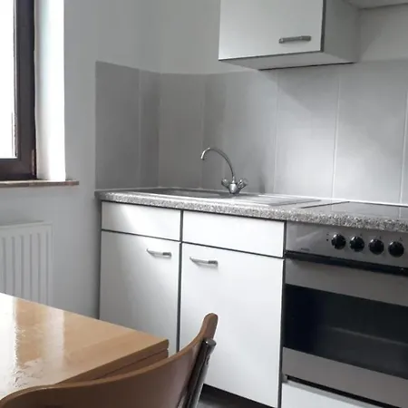 Apartament 3-zimmer-apartment Mit Terrasse *